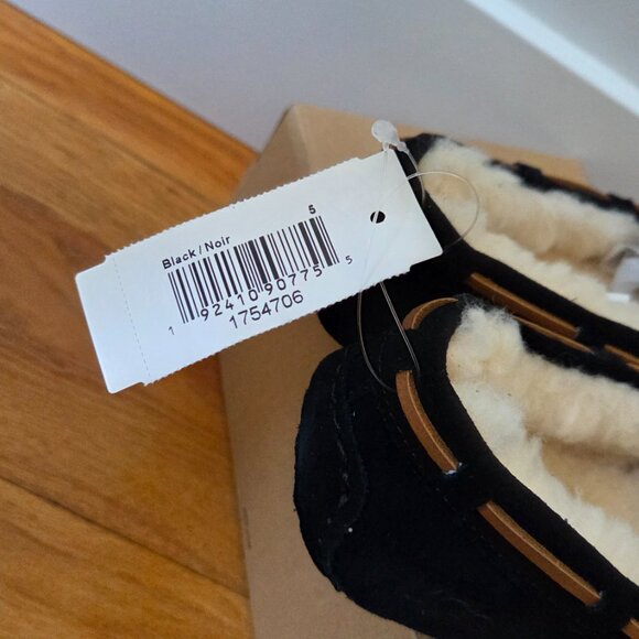 Brand New Ugg Moccasin Slippers Size 5 Black - Picture 3 of 7